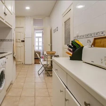 Camoes - Comfort & Peace In Chiado * ליסבון