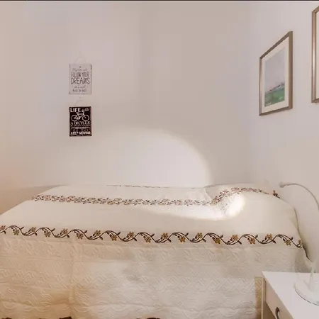 Camoes - Comfort & Peace In Chiado Lejlighed
